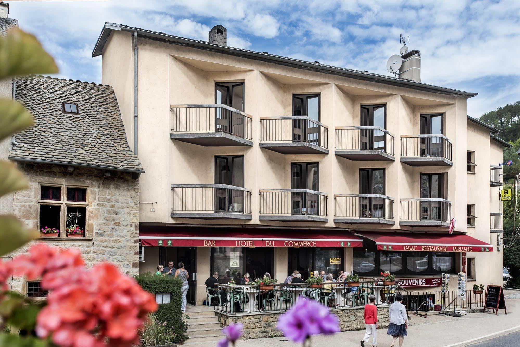 Logis Hotel Restaurant Du Commerce La Canourgue Exterior foto